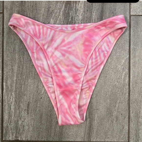❌️SOLD Oh Polly Pink Tie Dye Bikini - Picture 9 of 10